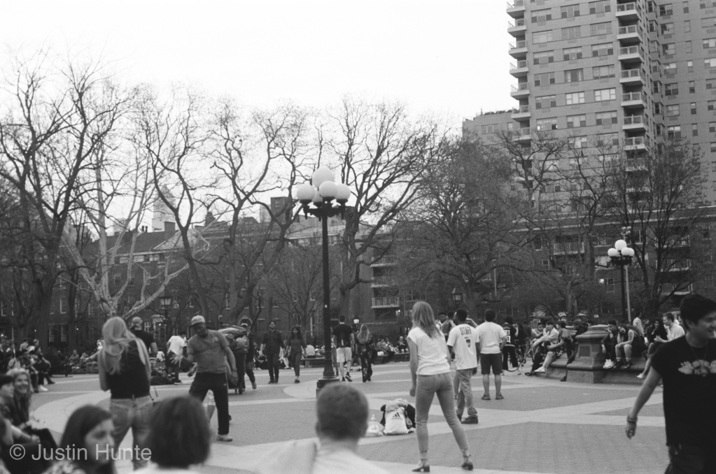 washington square park-justin-hunte-justdasuede-in-parentheses-crowds-volume-5